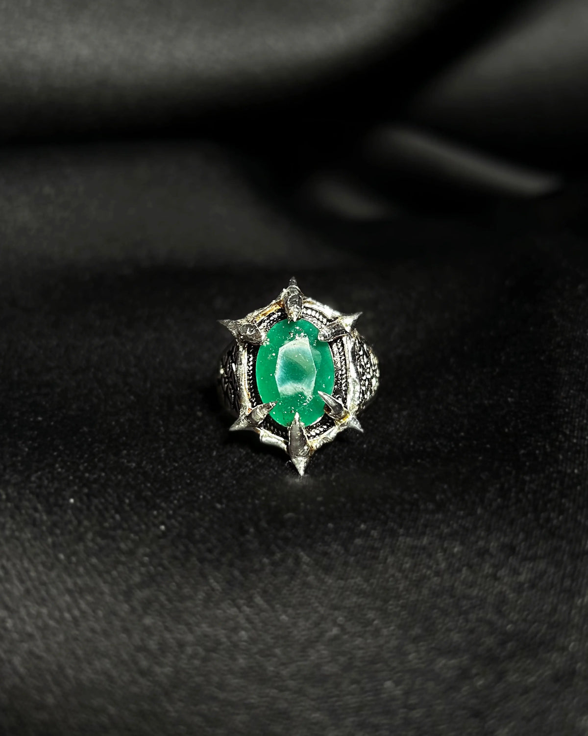 Titan Fang Ring V
