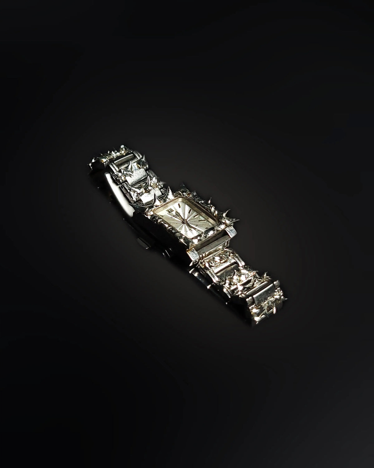 Titan Fang Watch IV