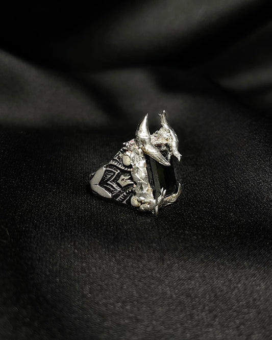 Titan Fang Ring VI