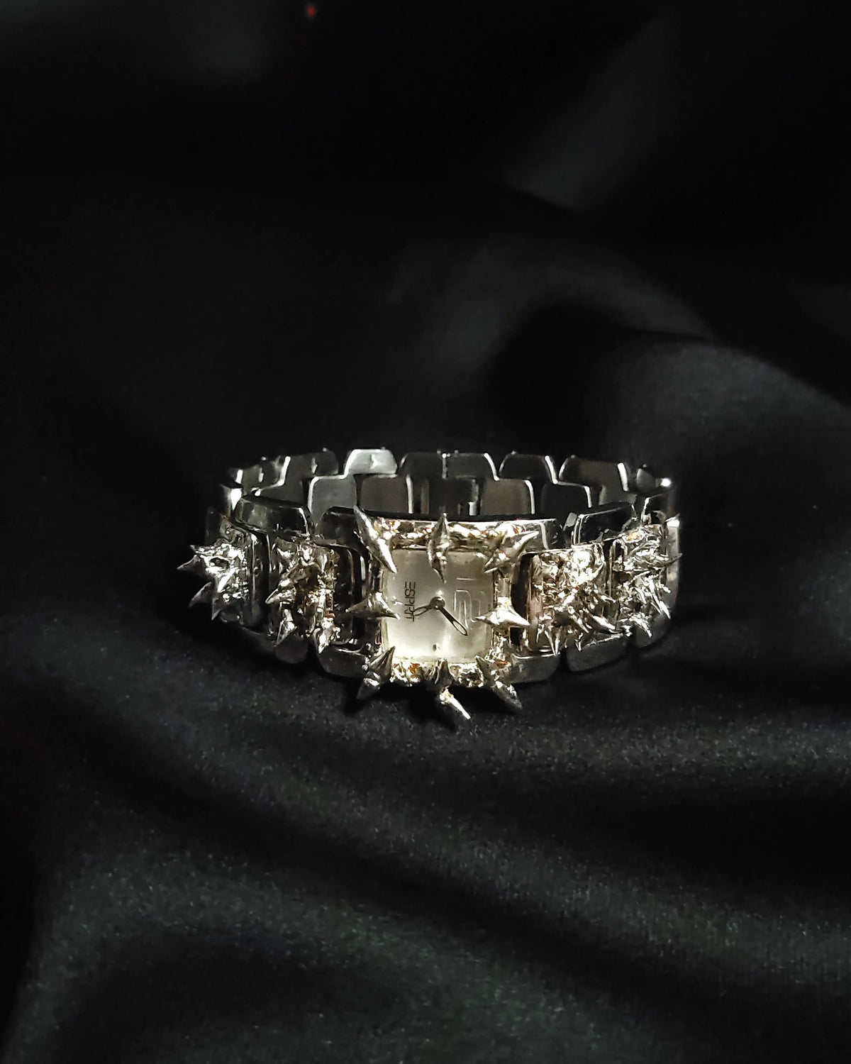 Titan Fang Watch II