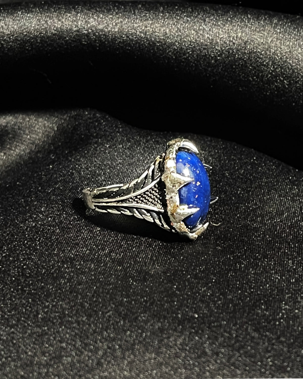 Titan Fang Ring IV
