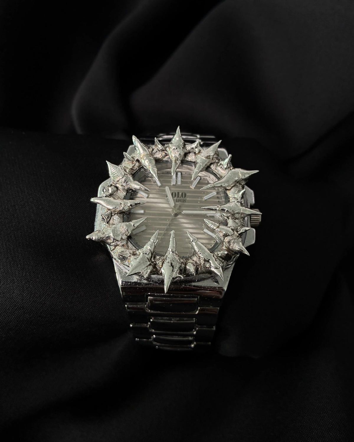 Titan Fang Watch IX